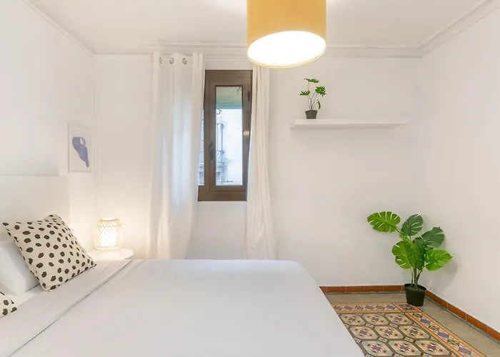 Veguer Hostel *
